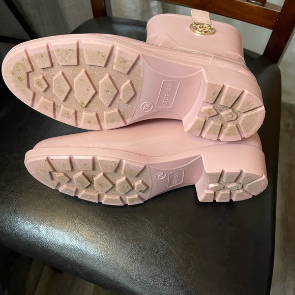 💥💥🐣Pink Guess Rain Boots🐥 - Picture 8 of 8